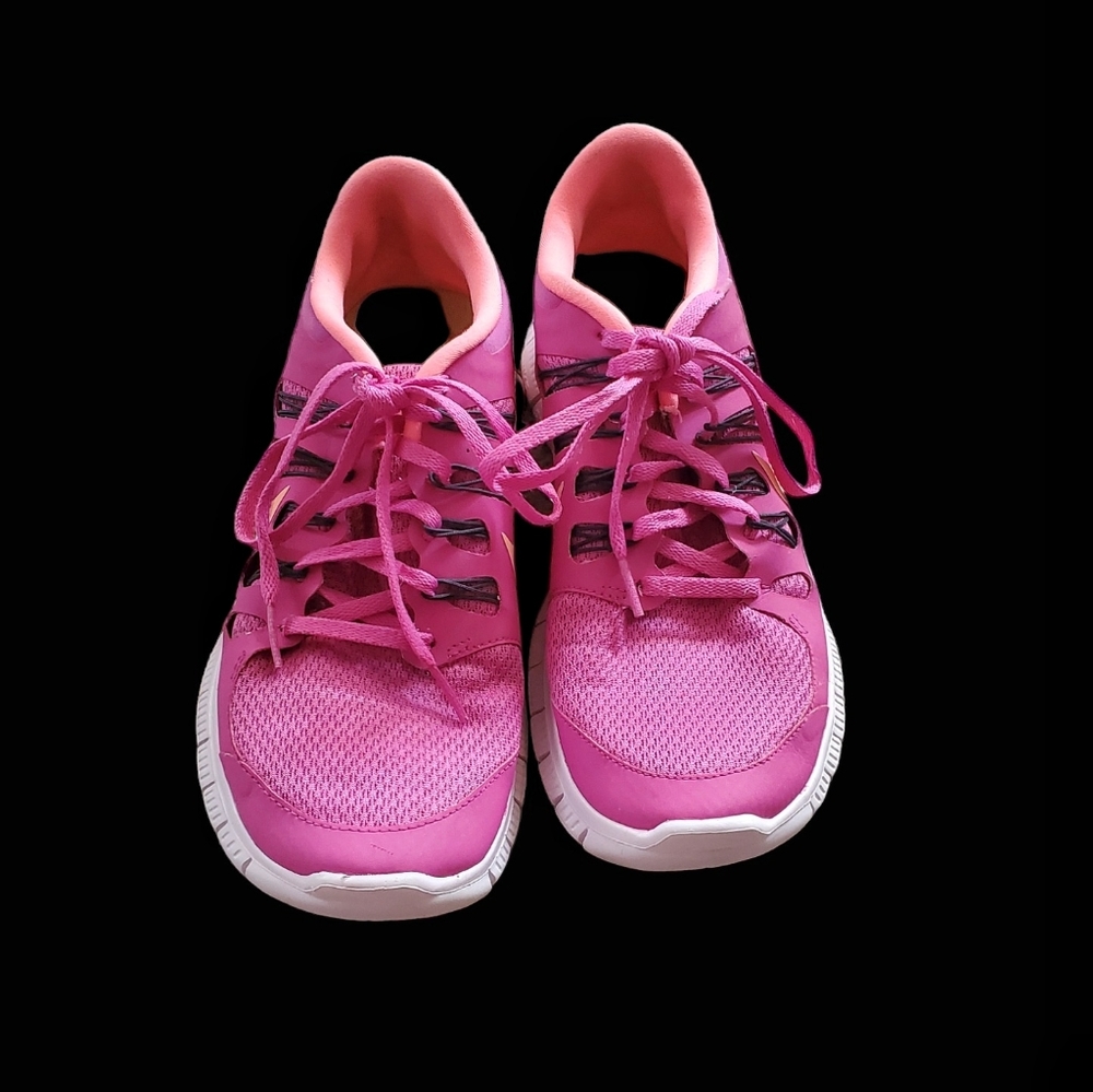 Nike free Pink and Peach Womens running shoes. Size 10 US. - Picture 3 of 11